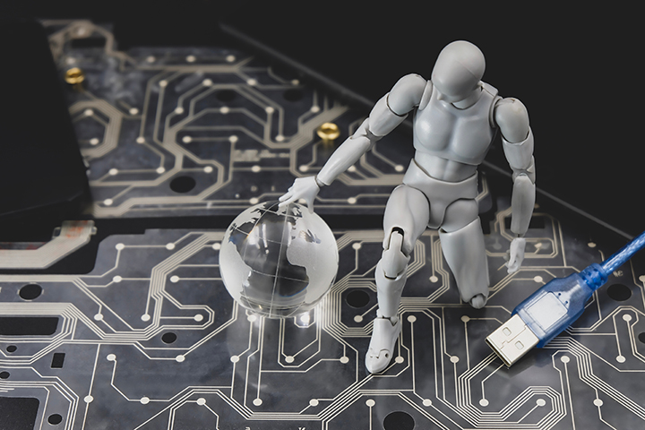 Homem cibernético com Inteligência Artificial ética