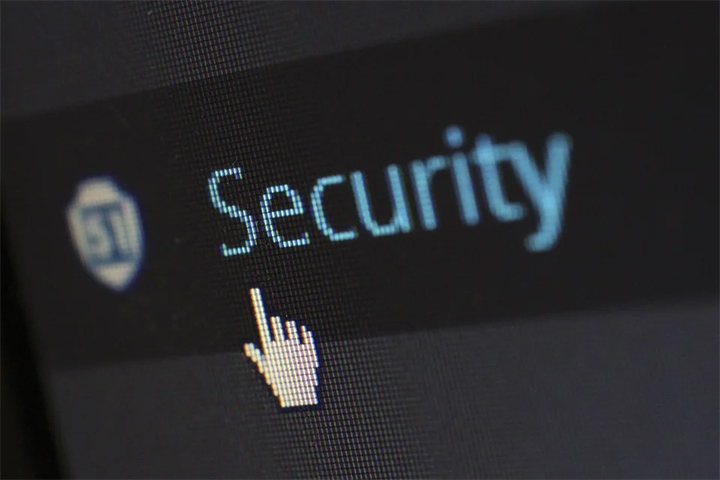 Tela de computador com o curso indicando a palavra security para melhora de habilidades ITIL