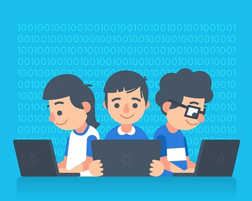 Hackers éticos usando laptop em reunião de trabalho